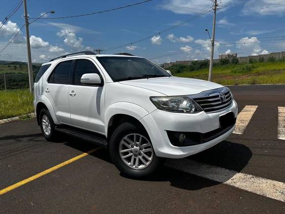 TOYOTA HILUX SW4 2.7 SR 4X2 16V FLEX 4P AUTOMÁTICO